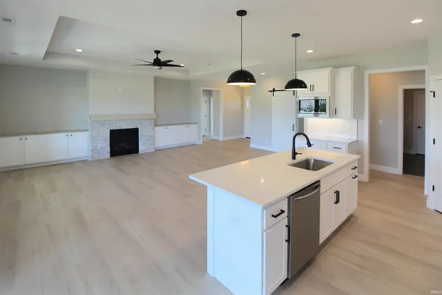 $479,900 | 372 Carlton Drive, West Lafayette, IN 47906