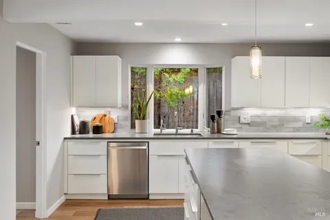 $2,079,000 | 829 Del Ganado Road, San Rafael, CA 94903