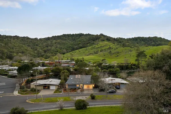 $2,079,000 | 829 Del Ganado Road, San Rafael, CA 94903
