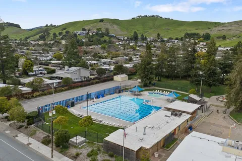 $2,079,000 | 829 Del Ganado Road, San Rafael, CA 94903