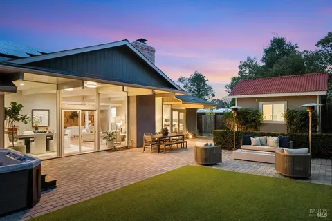 $2,079,000 | 829 Del Ganado Road, San Rafael, CA 94903