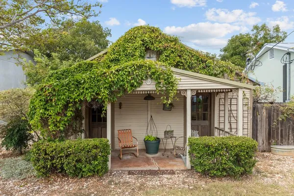$275,000 | 606 Franklin Street, Fredericksburg, TX 78624
