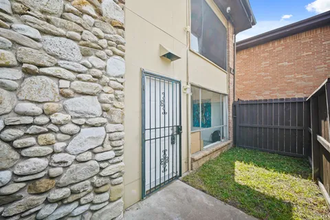 $125,000 | 7047 Bissonnet Street, Unit 62, Houston, TX 77074