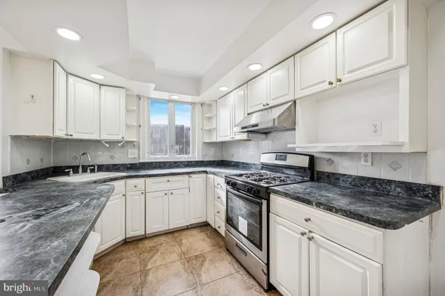 $300,000 | 2930 Glenview Street, Philadelphia, PA 19149