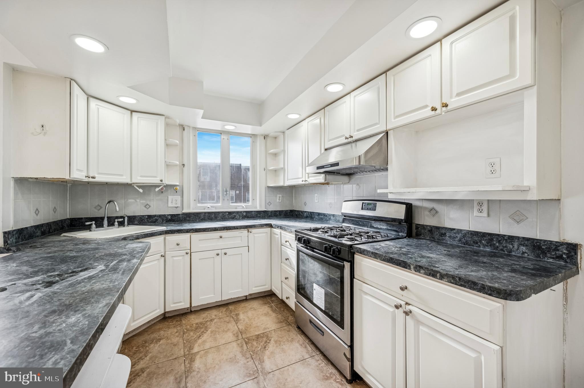 2930 Glenview Street Philadelphia, PA 19149 - Photo 9 of 25