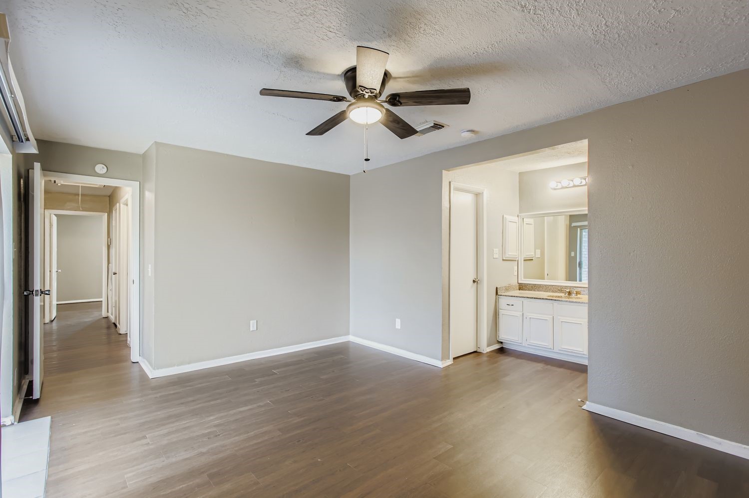 5607 Circlegate Drive Spring, TX 77373 - Photo 11 of 24 Primary Bedroom