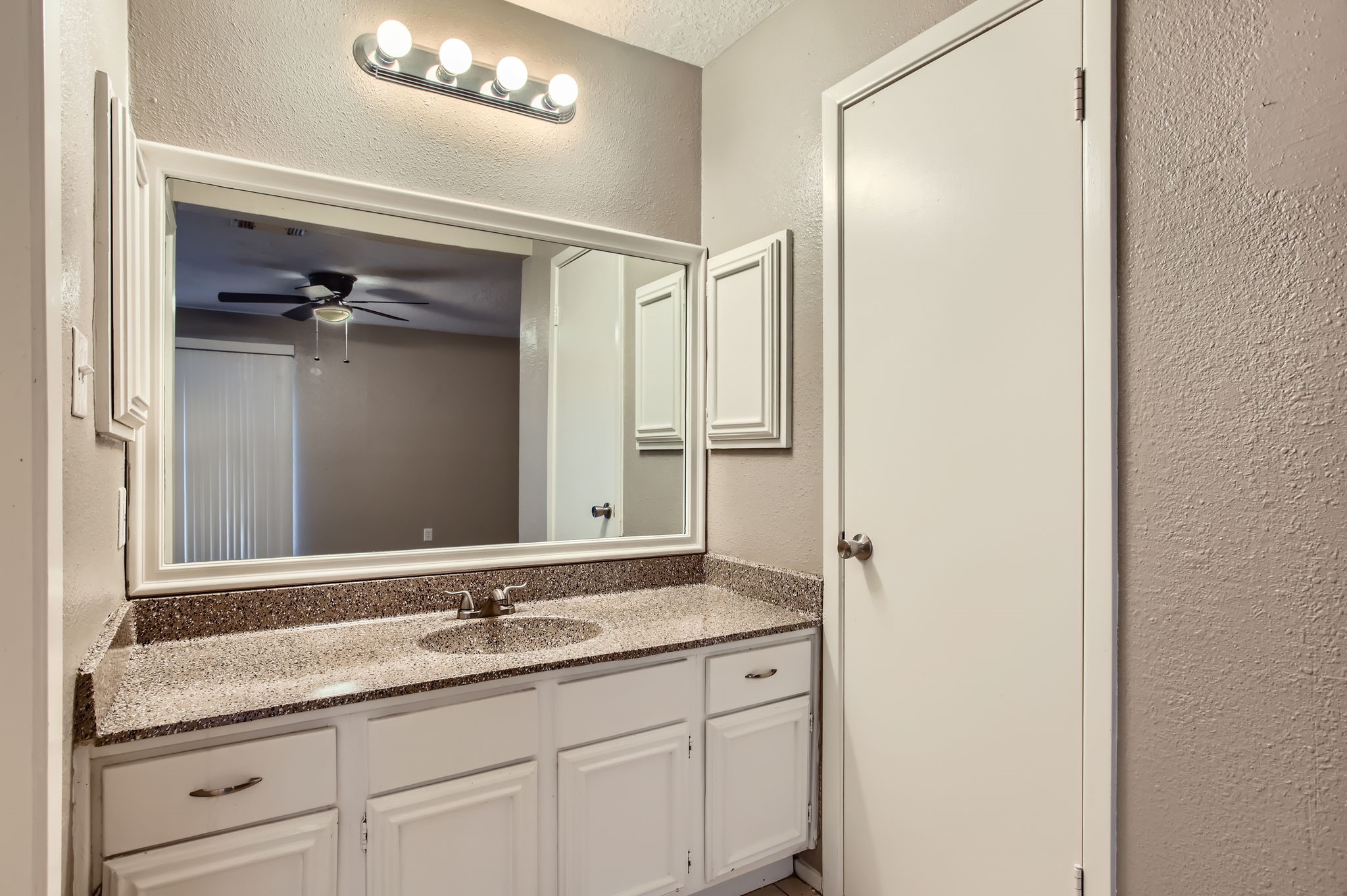 5607 Circlegate Drive Spring, TX 77373 - Photo 14 of 24 Primary Bathroom