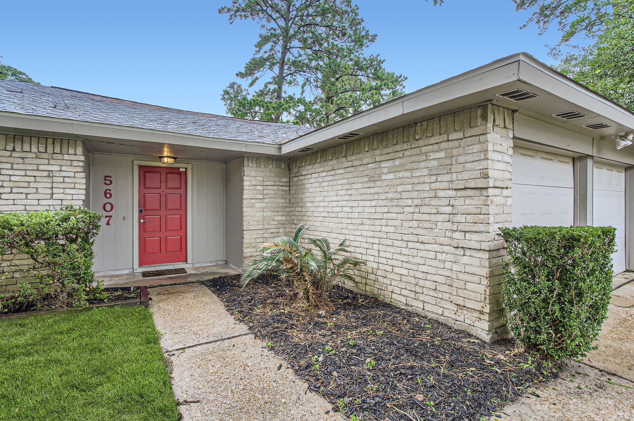 5607 Circlegate Drive Spring, TX 77373 - Photo 2 of 24 Front Exterior