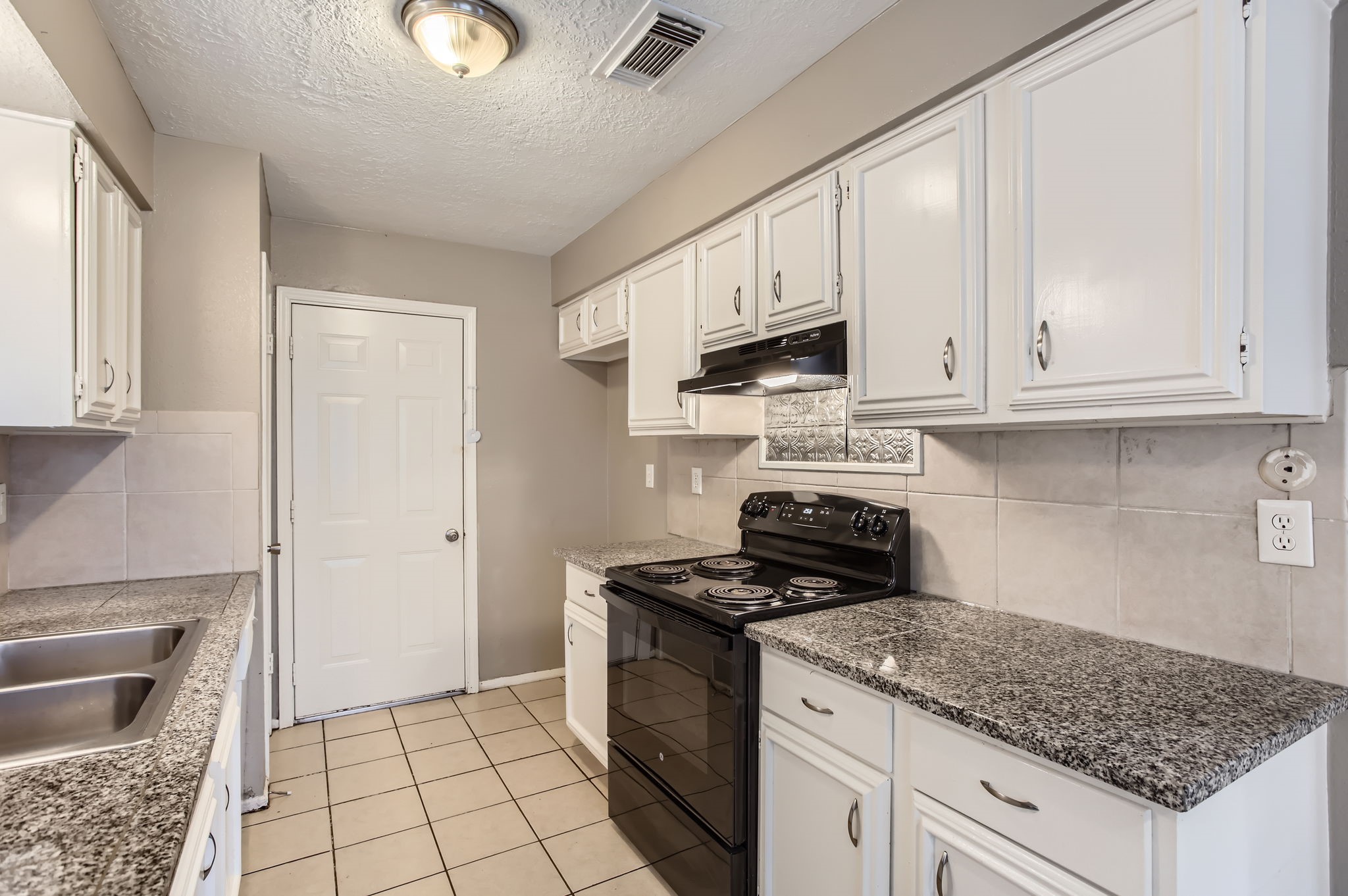5607 Circlegate Drive Spring, TX 77373 - Photo 8 of 24 Kitchen