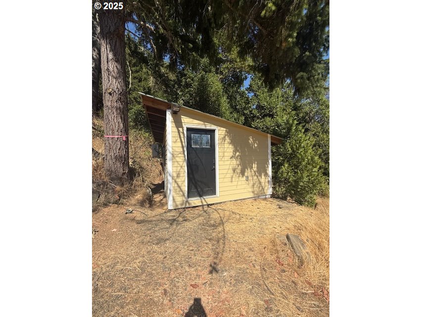 1604 Spring Brook Road Myrtle Creek, OR 97457 - Photo 25 of 43 Guest Quarters