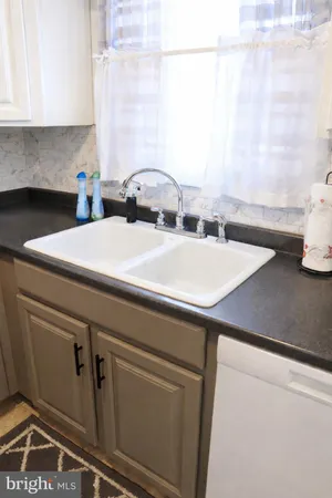 a close view of sink and tap
