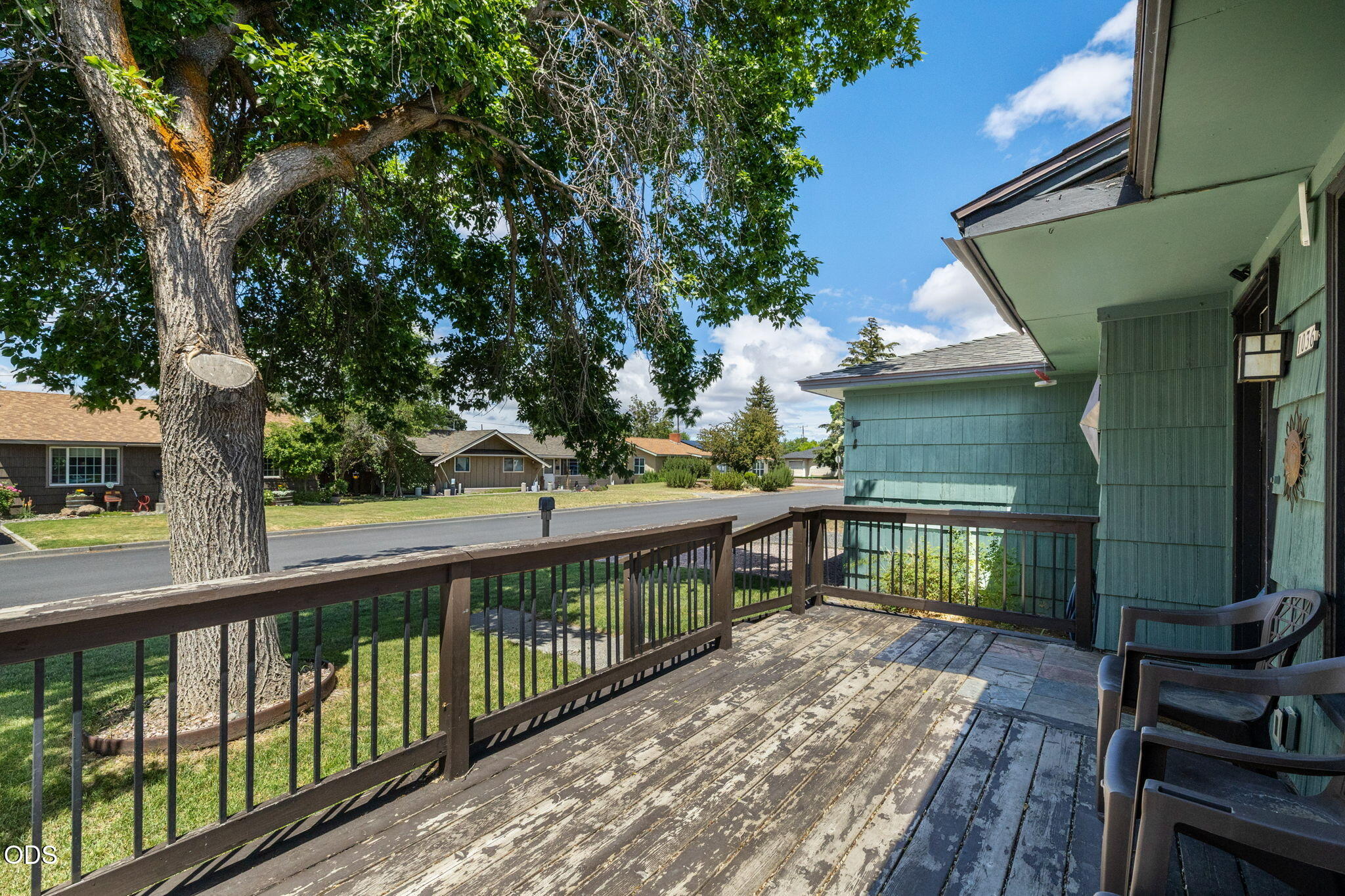 1036 Southwest 13th Street Redmond, OR 97756 - Photo 5 of 29