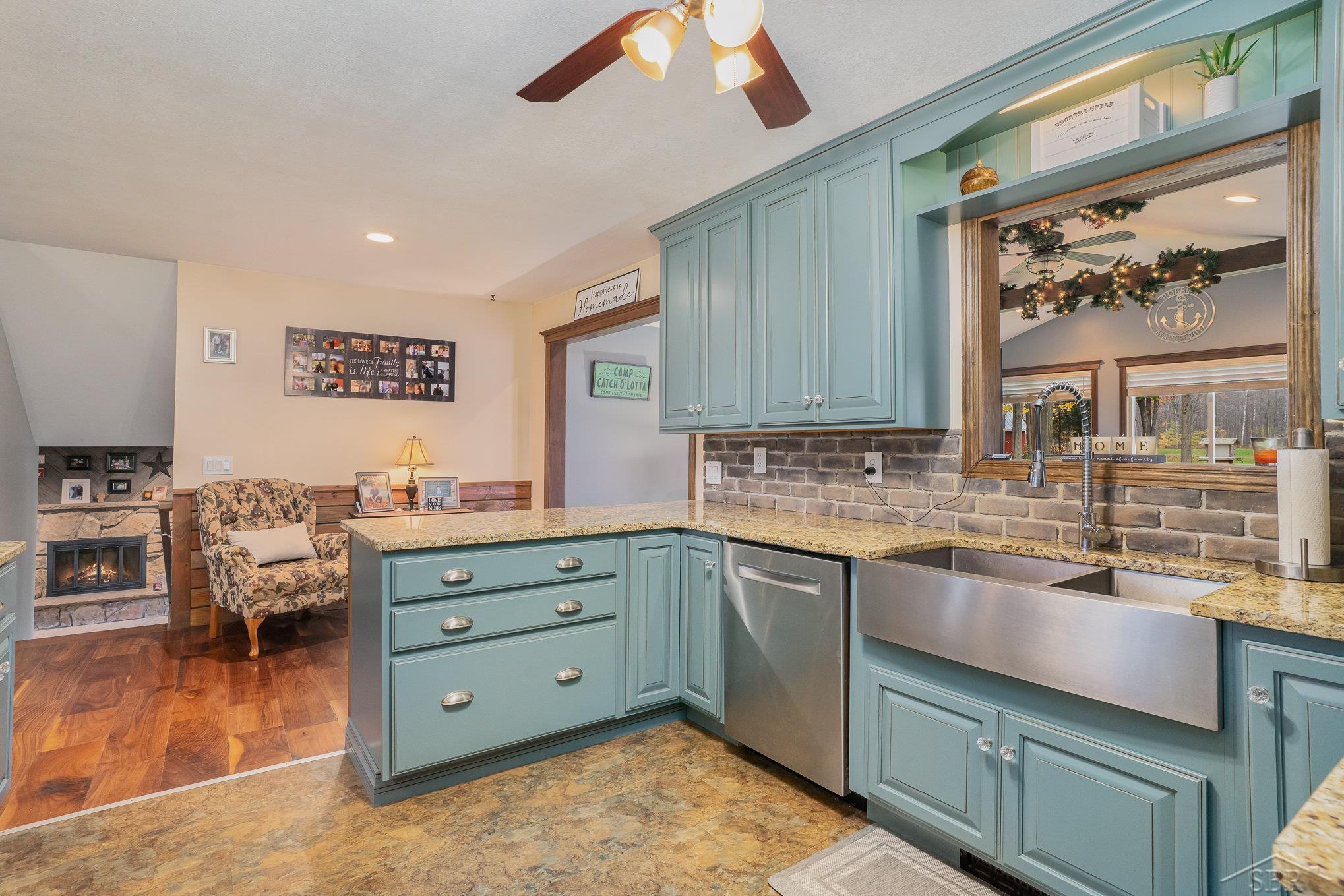 655 West Parish Road Kawkawlin, MI 48631 - Photo 4 of 44 Gallery Image 4