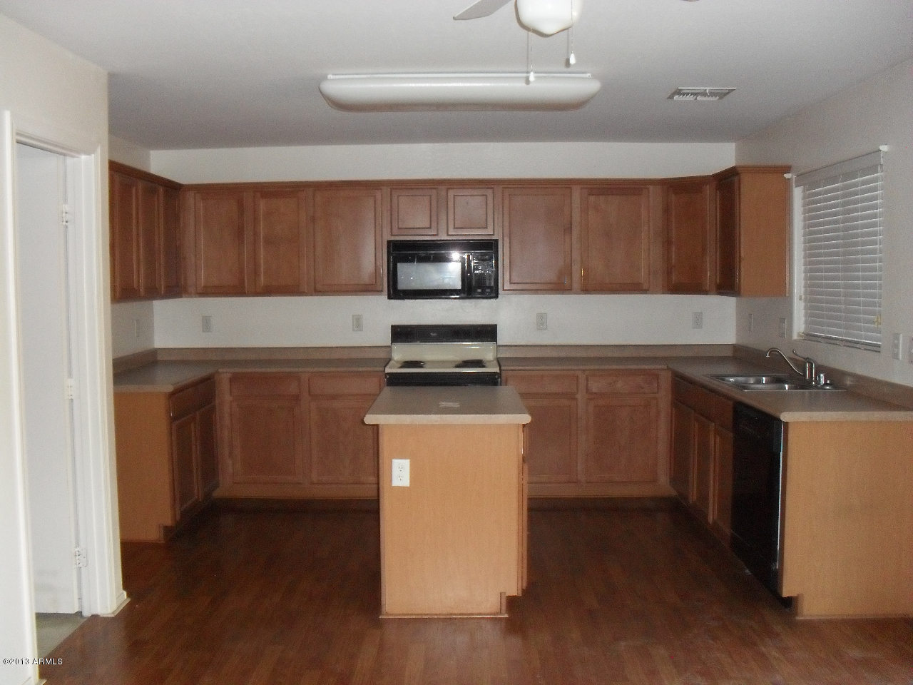 9938 West Riverside Avenue Tolleson, AZ 85353 - Photo 3 of 8 Irvin 050
