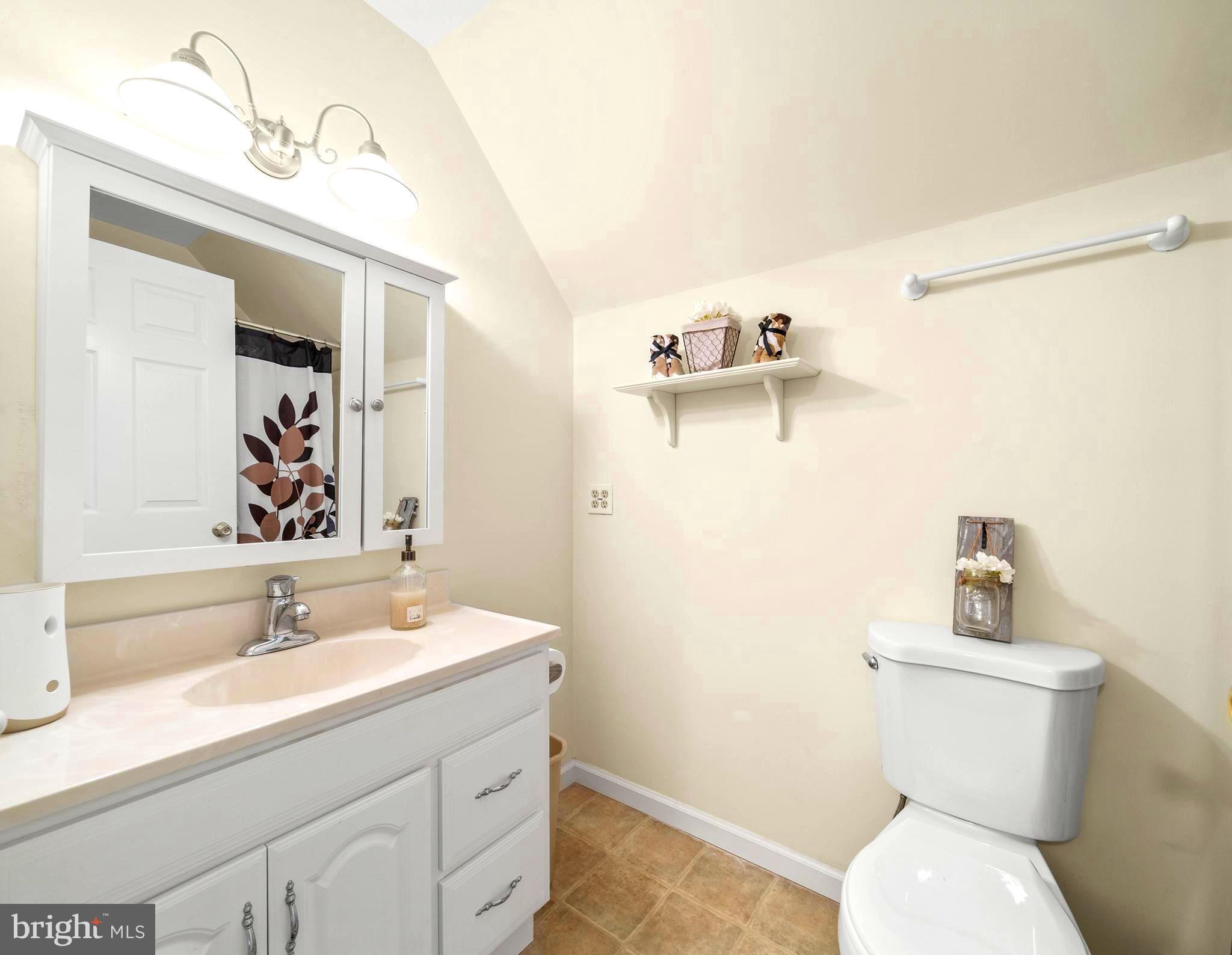631 San Gabriel Road Lusby, MD 20657 - Photo 24 of 31 Upper Level Bath is LARGE!