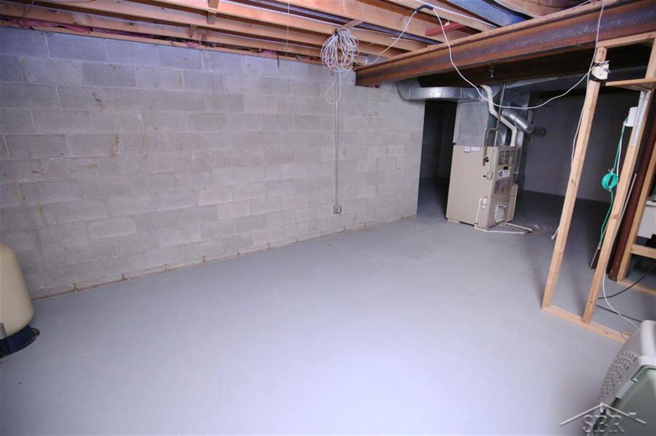 2314 North Trail Road Midland, MI 48642 - Photo 46 of 69 50017990-45.JPG