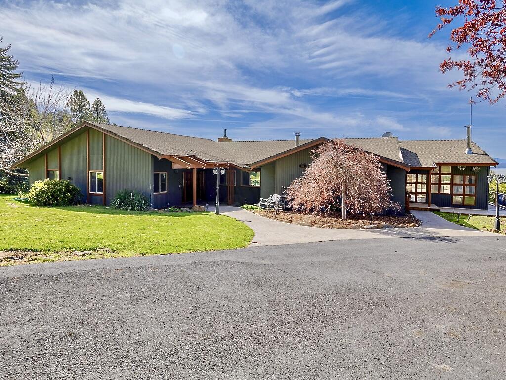 1662 Cove Point Road Klamath Falls, OR 97601 - Photo 2 of 71