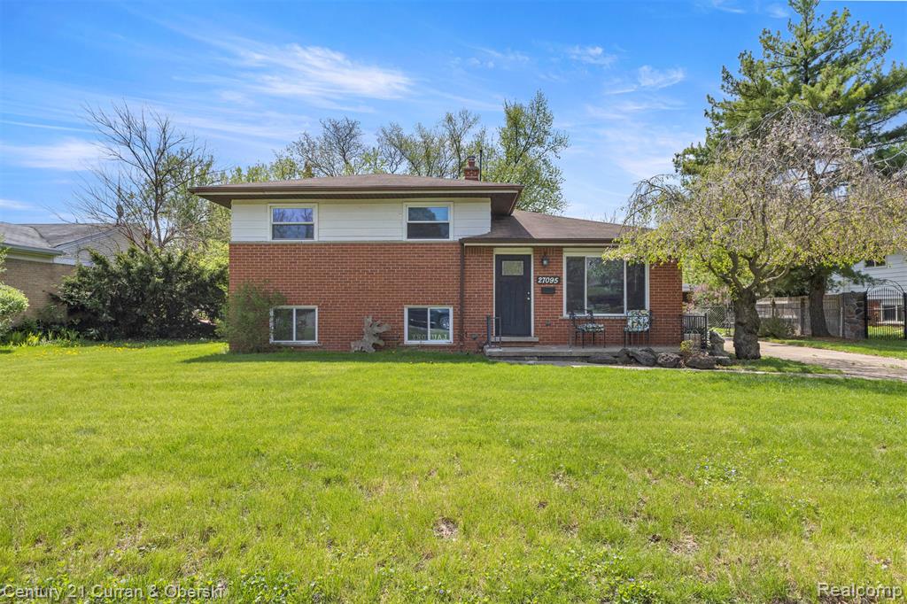 27095 Colgate Street Inkster, MI 48141 - Photo 1 of 6