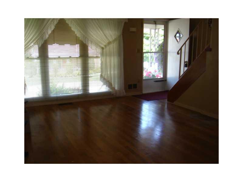 6 North Lynn Road Somerset, PA 15501 - Photo 4 of 13 Living Room.