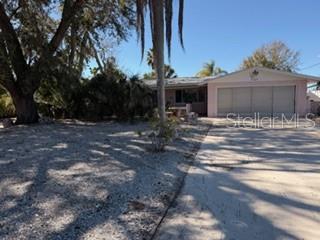 7127 Peninsular Drive New Port Richey, FL 34652 - Photo 3 of 23