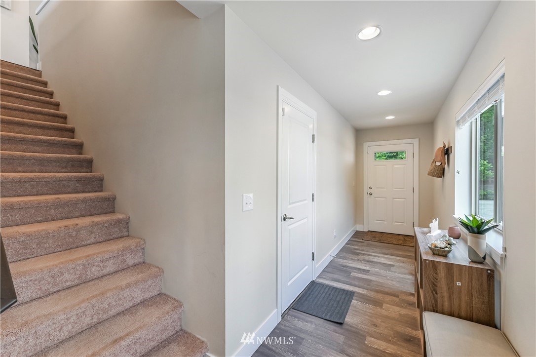 20123 2nd Drive Southeast Bothell, WA 98012 - Photo 5 of 31 Gallery Image 5