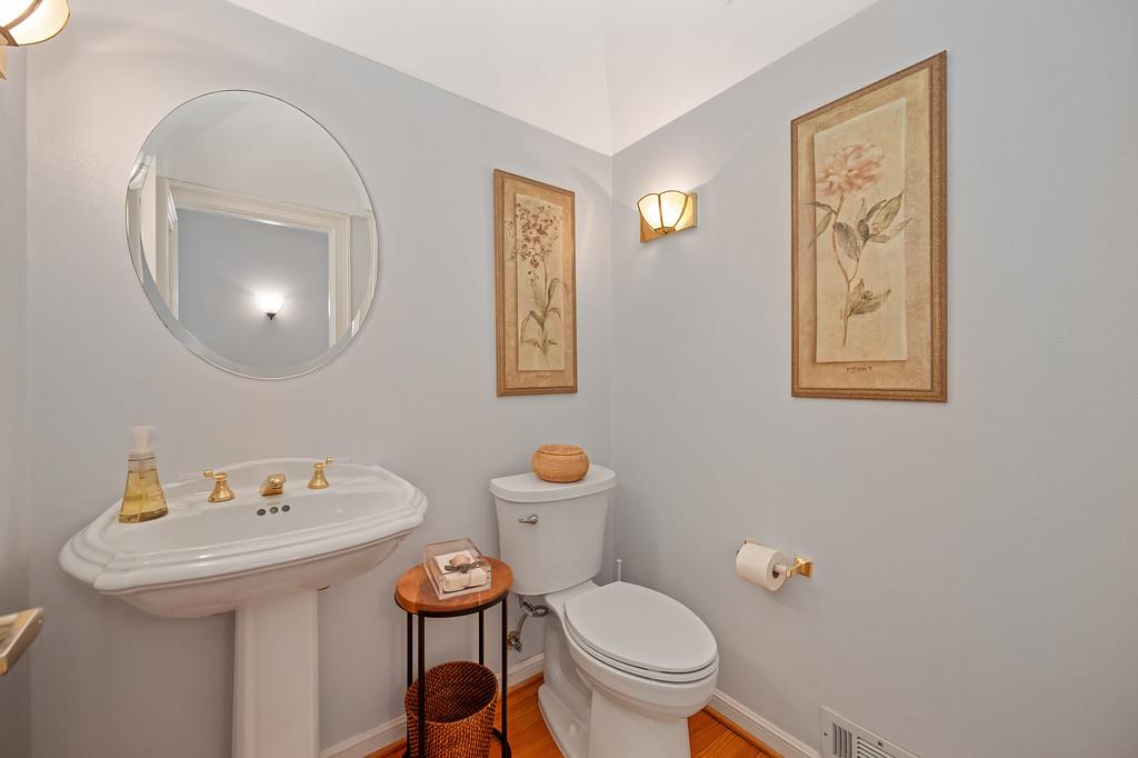 770 Bridle Path Road Colfax, CA 95713 - Photo 34 of 80 Nice half bath