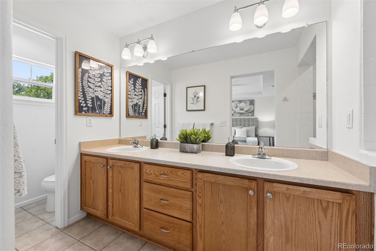 10747 Towerbridge Circle Highlands Ranch, CO 80130 - Photo 16 of 35