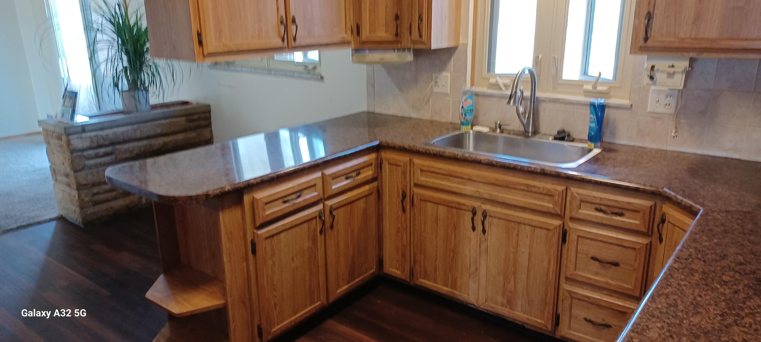 4336 Sandy Lane Road Columbus, OH 43224 - Photo 5 of 21 Kitchen facing dining room