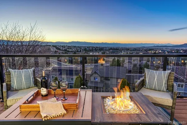 $725,000 | 2371 Broadleaf Loop, Castle Rock, CO 80109