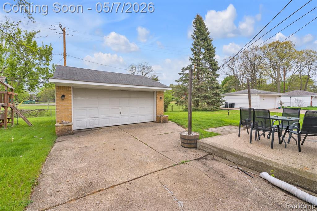 37022 Pinewood Road Wayne, MI 48184 - Photo 26 of 30