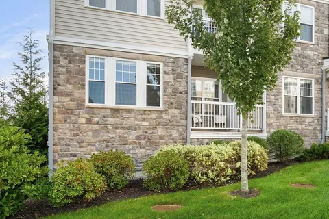 $579,000 | 11101 Peters Farm Way, Unit 101, Westborough, MA 01581