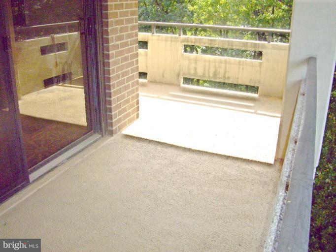 1808 Old Meadow Road, Unit 1405 McLean, VA 22102 - Photo 18 of 30 a view of a balcony