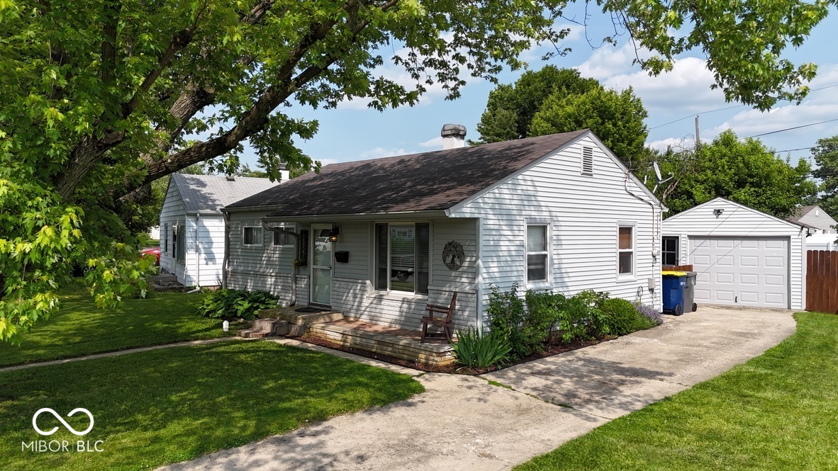 1837 Bauer Road Indianapolis, IN 46218 - Photo 3 of 24 Gallery Image 3