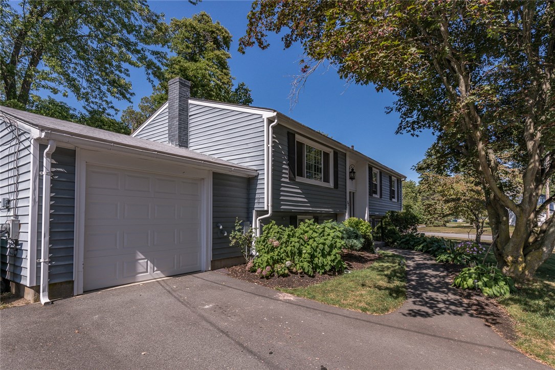 85 Haley Road Warwick, RI 02889 - Photo 5 of 40 Gallery Image 5