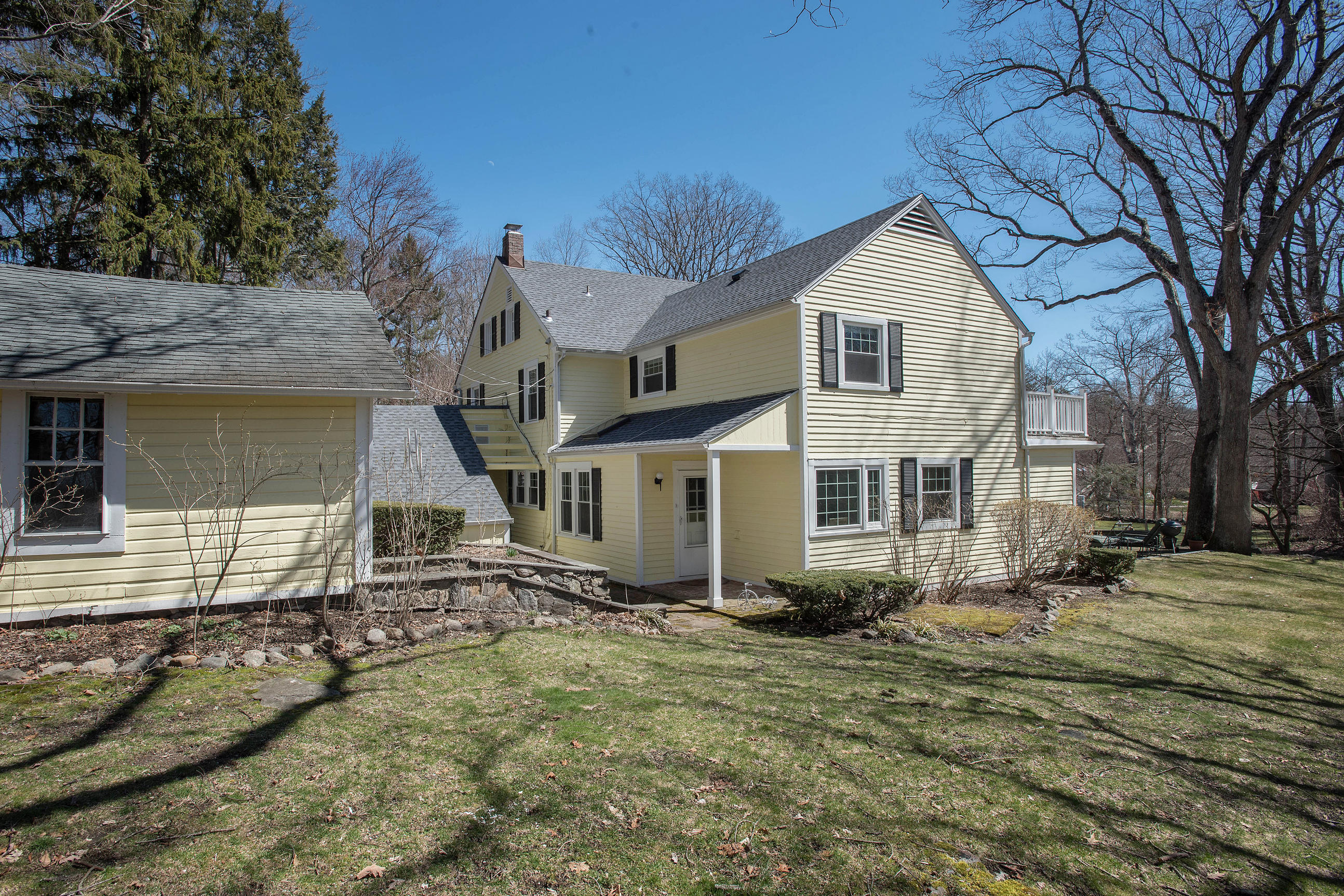 43 Marvin Ridge Road New Canaan, CT 06840 - Photo 6 of 41 a view of a house with a yard