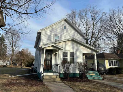 $289,900 | 912 Caroline Street, Janesville, WI 53545