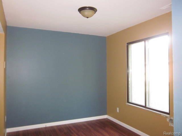 311 West Highland Road, Unit 64 Howell, MI 48843 - Photo 6 of 14 6 DINING AREA.JPG