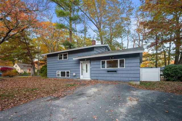 $459,000 | 4 Tanglewood Drive, Dover, NH 03820