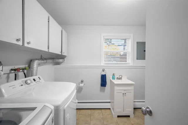 $459,000 | 4 Tanglewood Drive, Dover, NH 03820