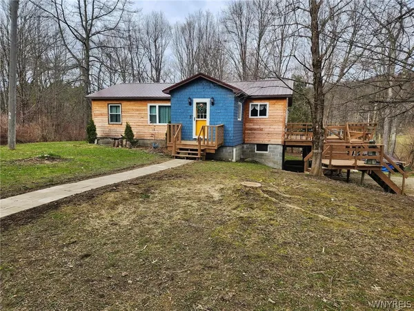 $199,900 | 68 Linlyco Lake Road, New Albion, NY 14719