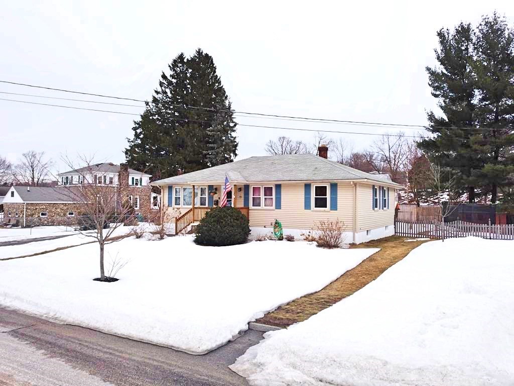 32 Deepdale Road Worcester, MA 01606 - Photo 3 of 25 Gallery Image 3