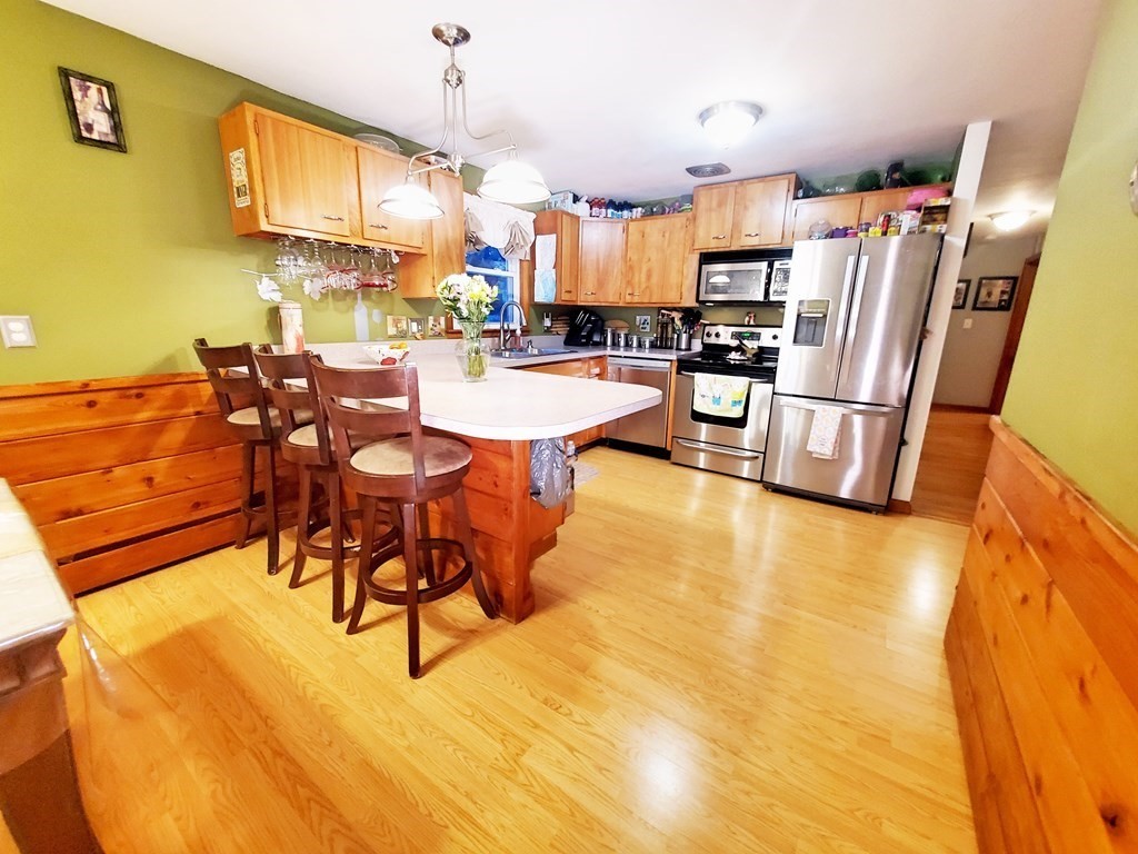 32 Deepdale Road Worcester, MA 01606 - Photo 7 of 25 Gallery Image 7