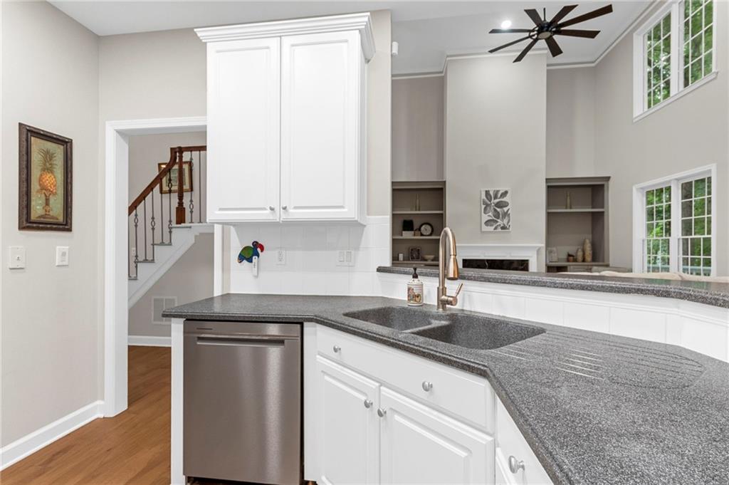 6455 Rutherford Place Suwanee, GA 30024 - Photo 12 of 65