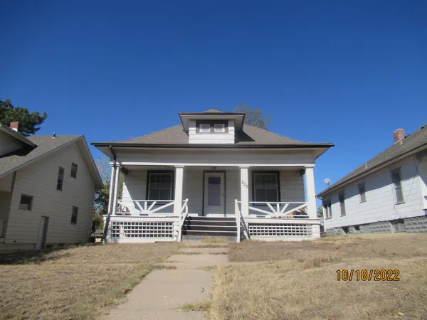 $69,900 | 320 West Blaine Street, Pratt, KS 67124