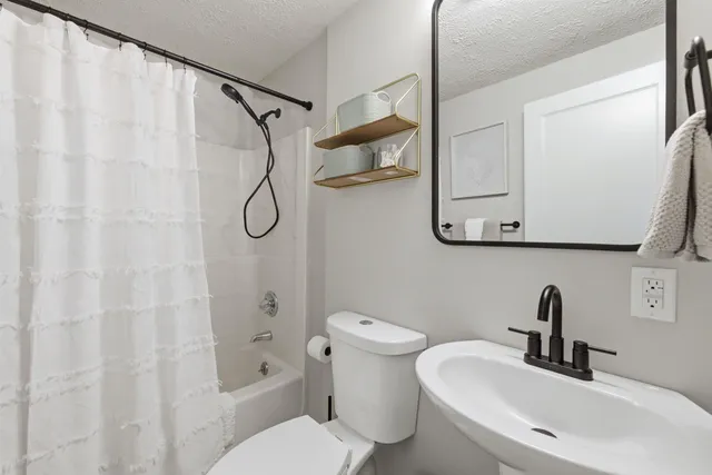 $2,250 | 65 South Elm Street, Unit 3, Manchester, NH 03103