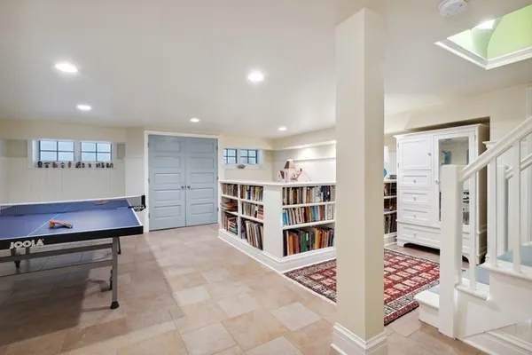 a view of a workspace with furniture