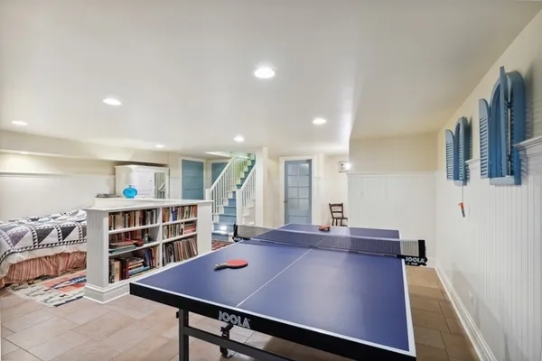 a view of a workspace with furniture