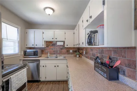 $174,777 | 2409 South Arlington Avenue, Independence, MO 64052