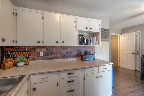 $174,777 | 2409 South Arlington Avenue, Independence, MO 64052