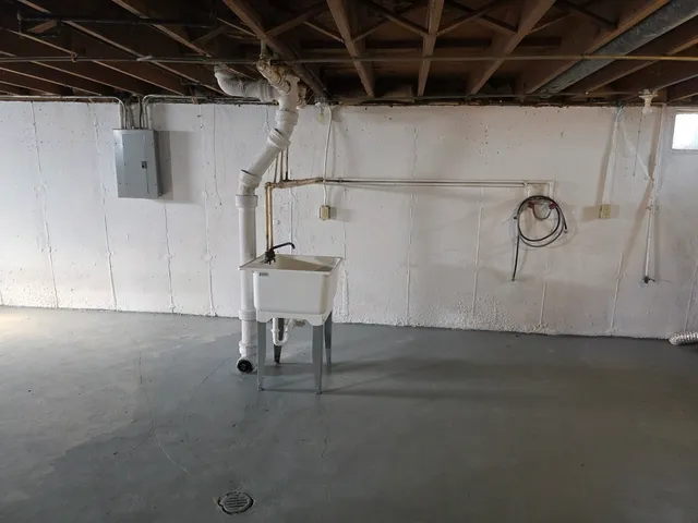 a view of a storage & utility room